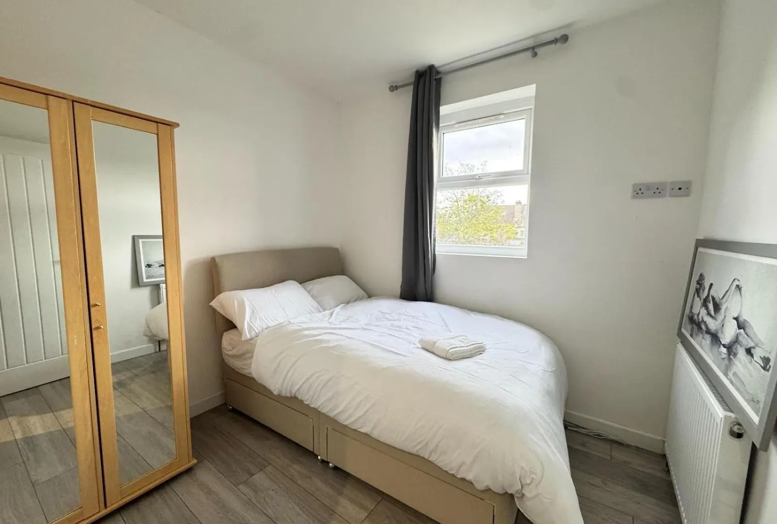 Three Double Rooms In Spacious Home Belvedere